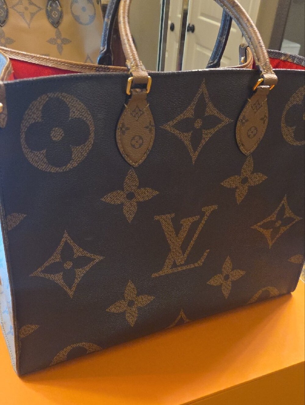 Louis Vuitton Large Monogram Canvas Tote Shoulder Bag in Brown and Tan. - Picture 12 of 16